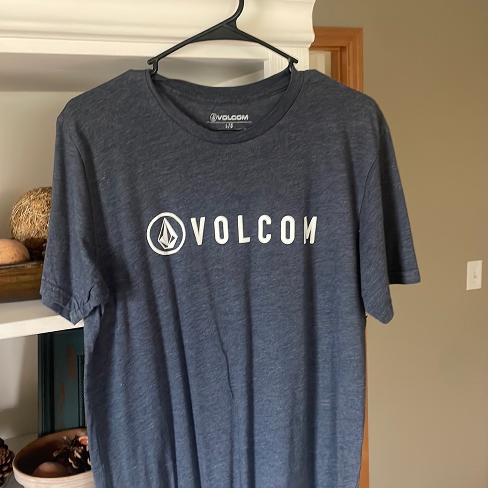Volcom T shirt